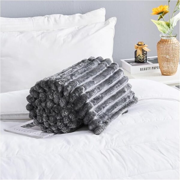 DARK GREY OSUM RIBBED THROW
