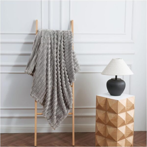 SILVER OSUM RIBBED THROW - Image 6