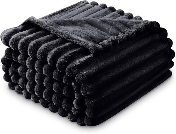 BLACK OSUM RIBBED THROW - Image 2