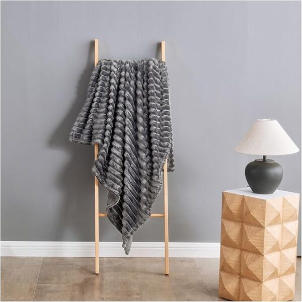 DARK GREY OSUM RIBBED THROW - Image 3