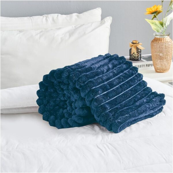NAVY OSUM RIBBED THROW