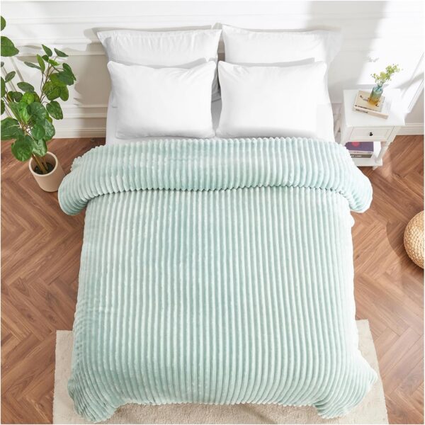 DUCK EGG OSUM RIBBED THROW - Image 6