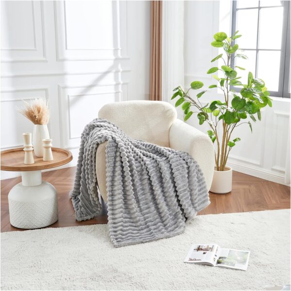 SILVER OSUM RIBBED THROW - Image 5