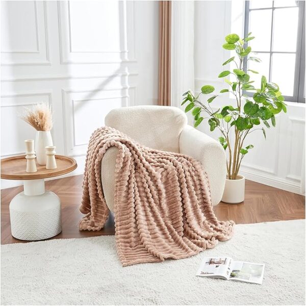 BEIGE OSUM RIBBED THROW - Image 3