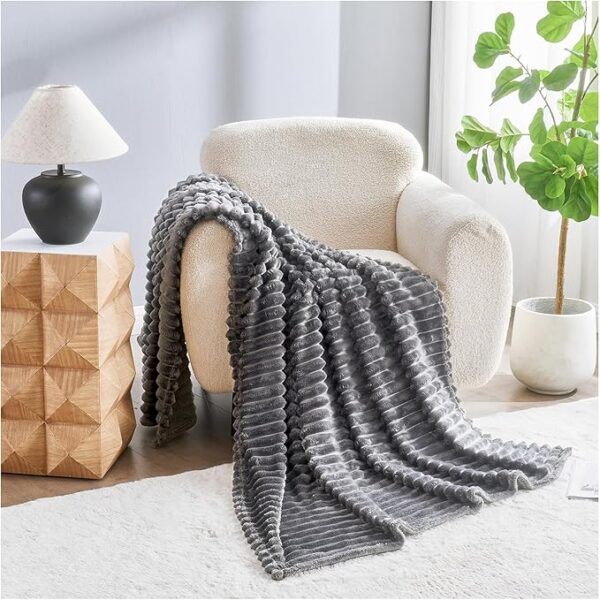 DARK GREY OSUM RIBBED THROW - Image 4
